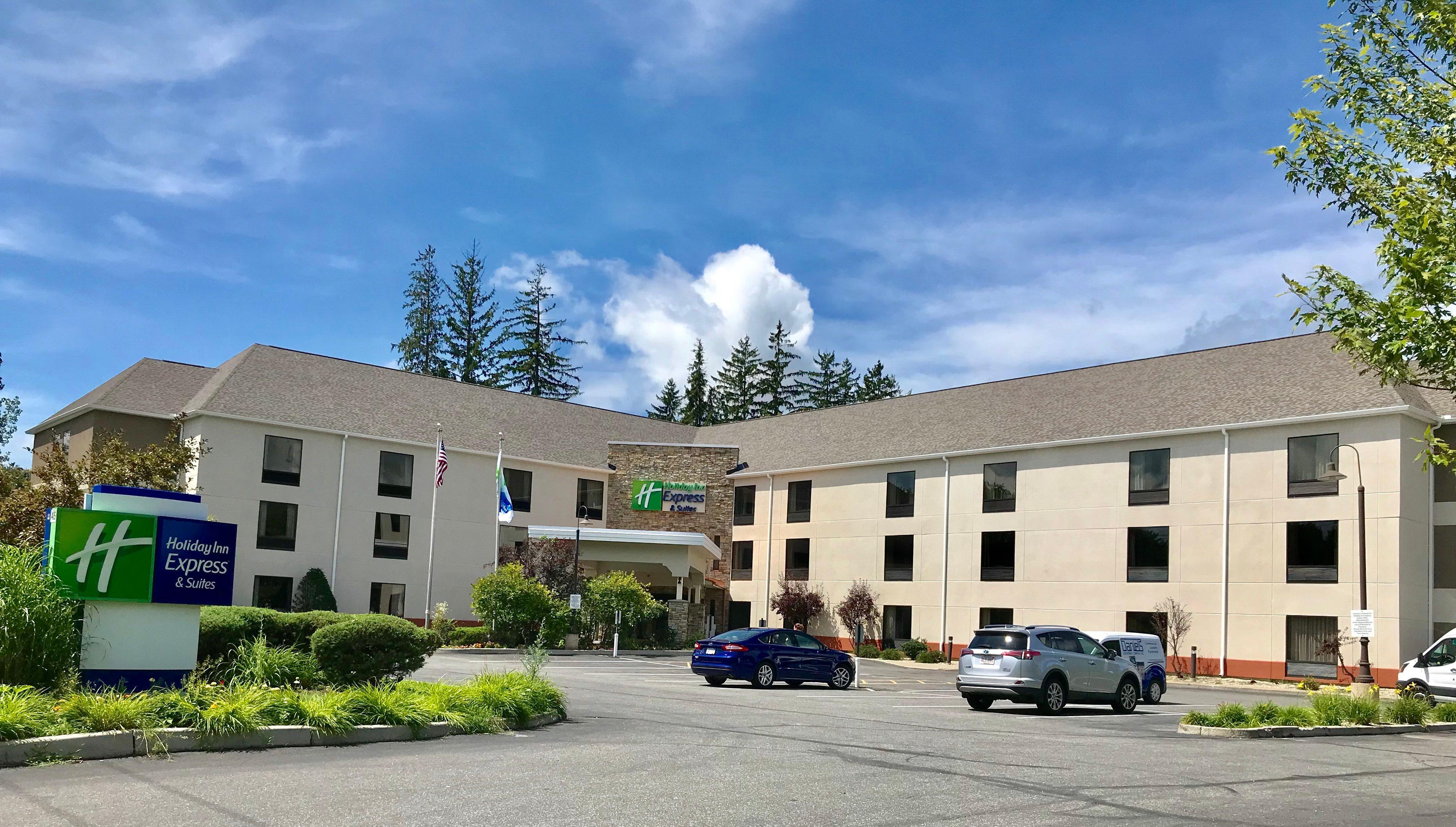 Holiday Inn Express Great Barrington, An Ihg Hotel Exterior photo