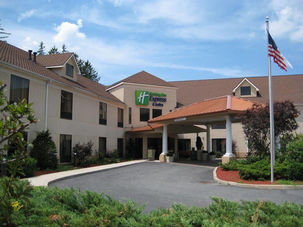 Holiday Inn Express Great Barrington, An Ihg Hotel Exterior photo